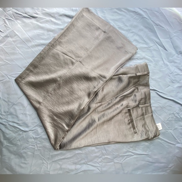 High Rise Pleated Satin Wide-Leg Trousers size 8 - Picture 3 of 7